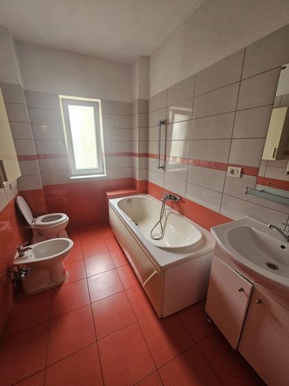 Apartament cu 2 camere nedecomandat în Morilor
