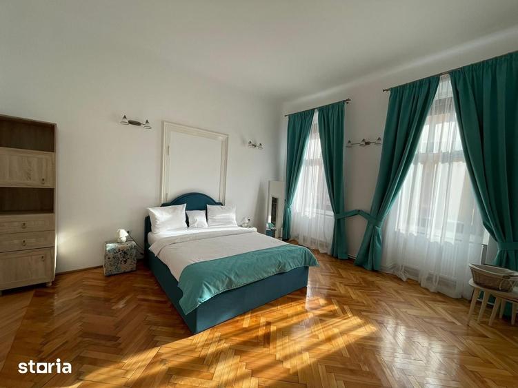 Apartament cu 8 camere în Central