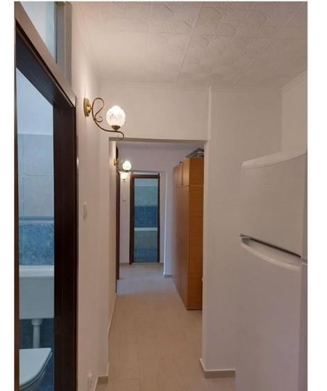 Apartament cu 3 camere decomandat în Berceni