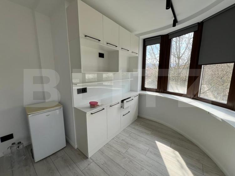 Birou, de 356 mp, în Borhanci