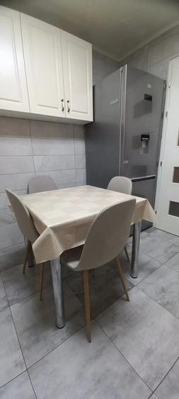 Apartament cu 4 camere semidecomandat în Central