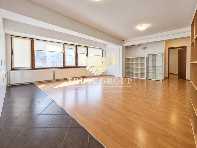 Apartament cu 3 camere semidecomandat în Cișmigiu