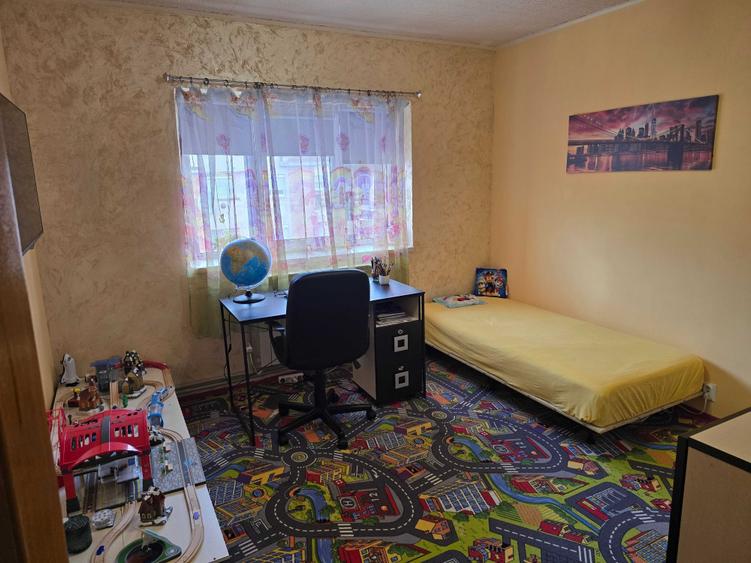 Apartament cu 4 camere decomandat, mobilat în Vladimirescu