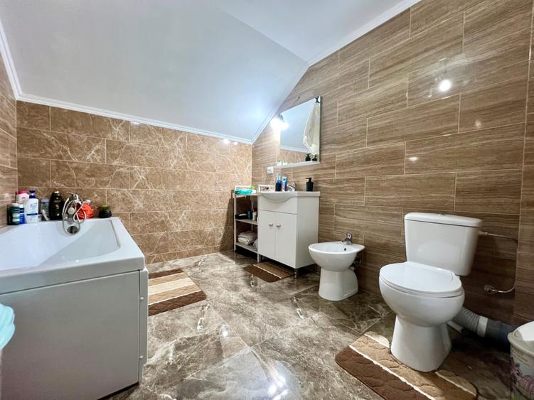Vila individuala cu 6 camere de vanzare in Horpaz - Miroslava - 5