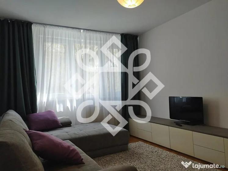 Apartament cu 3 camere semidecomandat în Rogerius
