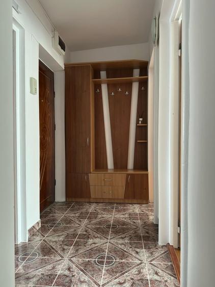 Apartament cu 4 camere decomandat în Crișan