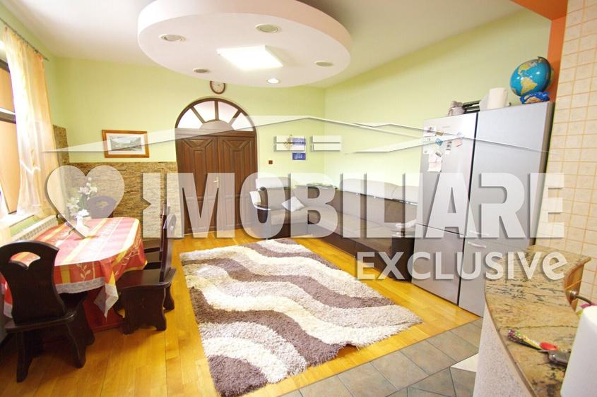 Casă individuală cu 8 camere cu Teren 1174 Mp în Șagului