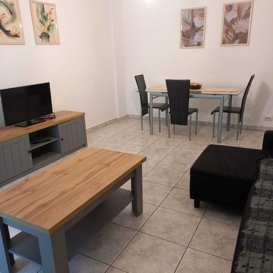 Inchiriez 2 camere ultracentral, etaj 1 - 3