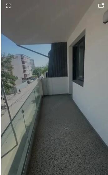 Apartament cu 2 camere decomandat în Berceni