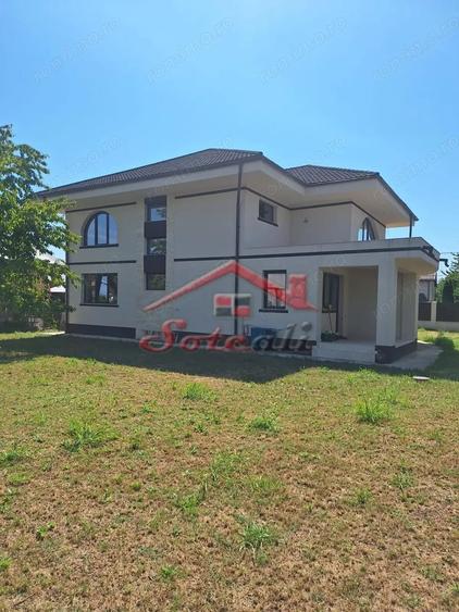 Casă cu Teren 783 Mp în Cornu