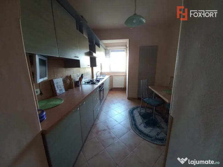Apartament cu 3 camere decomandat în Tipografilor