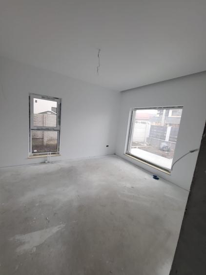 Casă individuală cu 5 camere cu Teren 373 Mp în Tunari