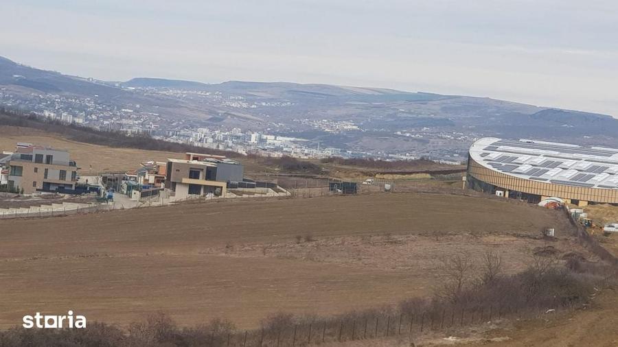 Teren de 4488 mp, în Borhanci