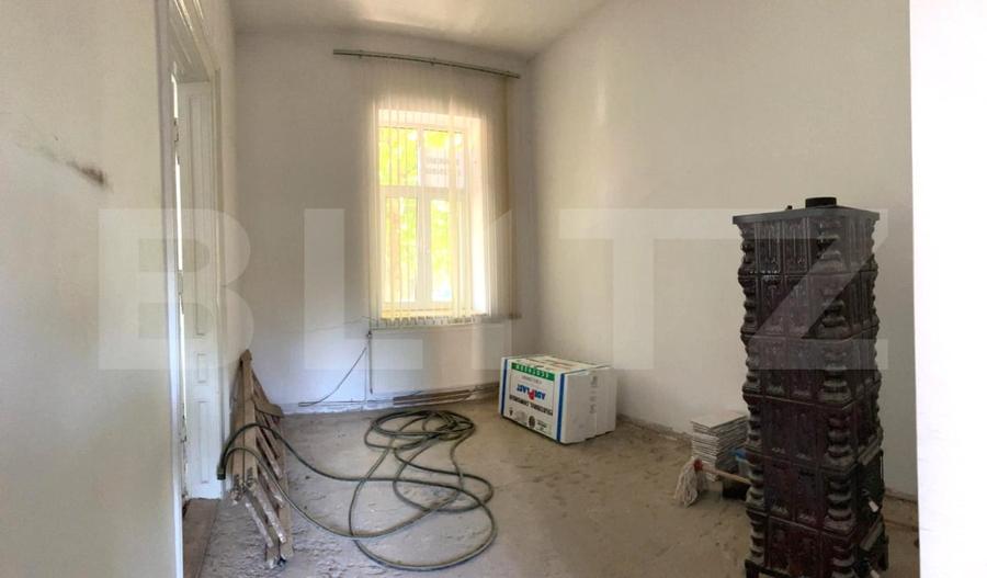 Apartament cu 3 camere semidecomandat în Ultracentral