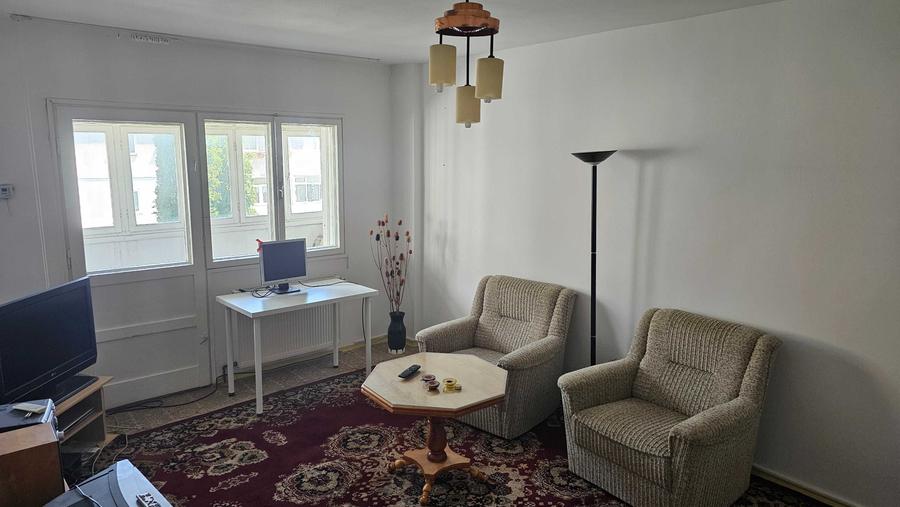 Apartament cu 3 camere decomandat în Platoul Izvor