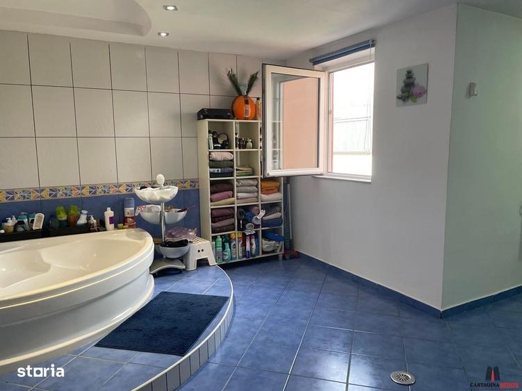 Casă cu 4 camere cu Teren 500 Mp în Central