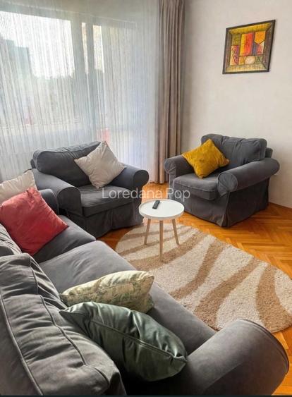 Vand apartament 3 camere str Bucium