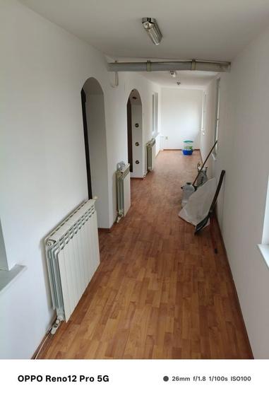 Apartament cu 4 camere semidecomandat în Central