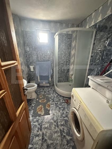 Casă individuală cu 10 camere cu Canalizare în Sud