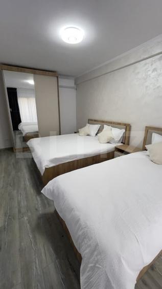 Apartament cu 3 camere semidecomandat, mobilat în Central
