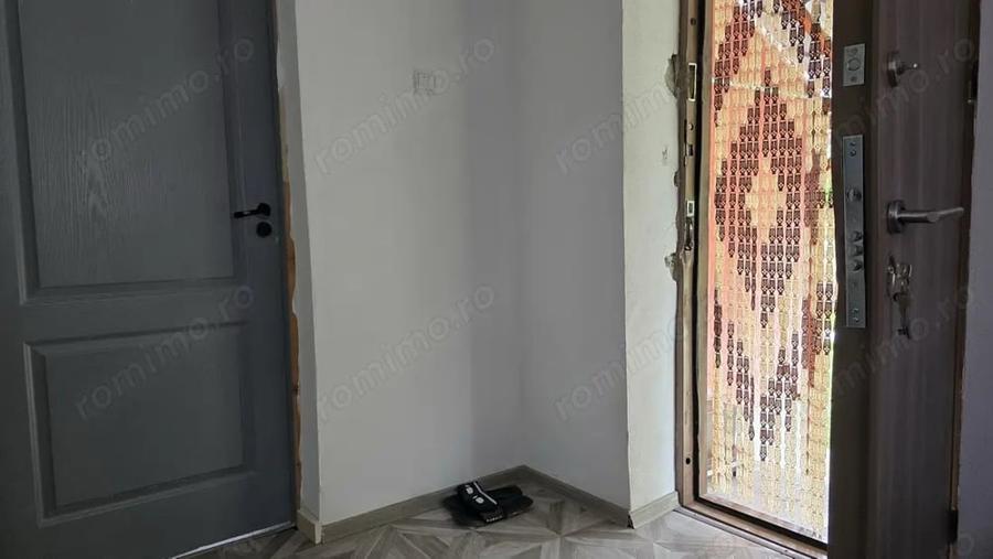 Casă cu 2 camere cu Teren 780 Mp în Simeria