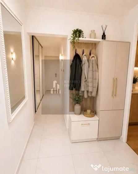 Apartament cu 3 camere decomandat în Titan