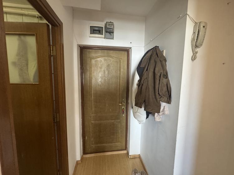 Apartament cu 2 camere decomandat în Baba Novac