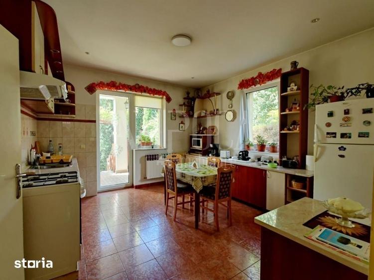 Casă cu 10 camere cu Teren 3090 Mp în Baciu