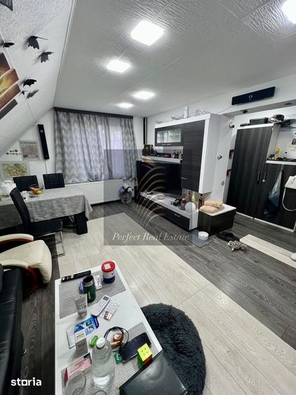 Casă cu 7 camere cu Teren 285 Mp în Valu lui Traian