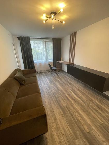Apartament cu 2 camere decomandat în Crângași