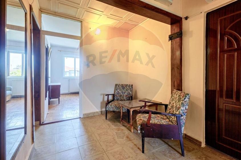 Apartament cu 3 camere de vânzare în zona Aradului - 2