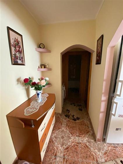 Apartament cu 2 camere decomandat, mobilat în Apollo