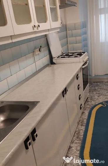 Apartament cu 2 camere decomandat în Piața Centrală