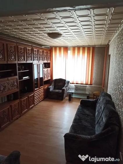 Apartament cu 4 camere decomandat în Gorjului