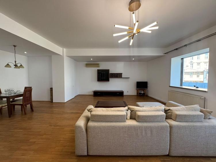 Apartament cu 3 camere decomandat, mobilat în Unirii