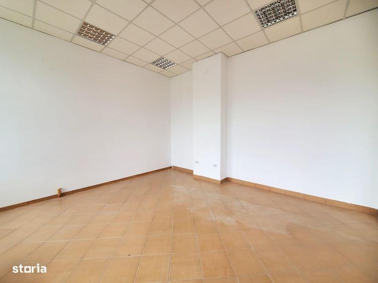 Spațiu comercial, de 75 mp, în Uiești