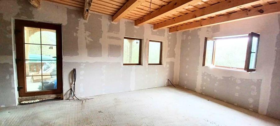 Casă cu 3 camere în Corușu
