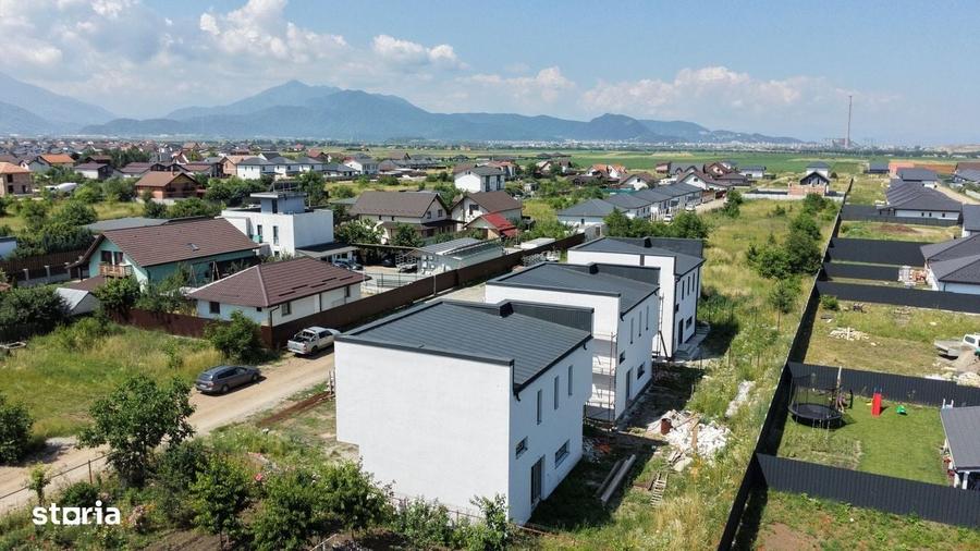 Casă cu 4 camere în Tărlungeni