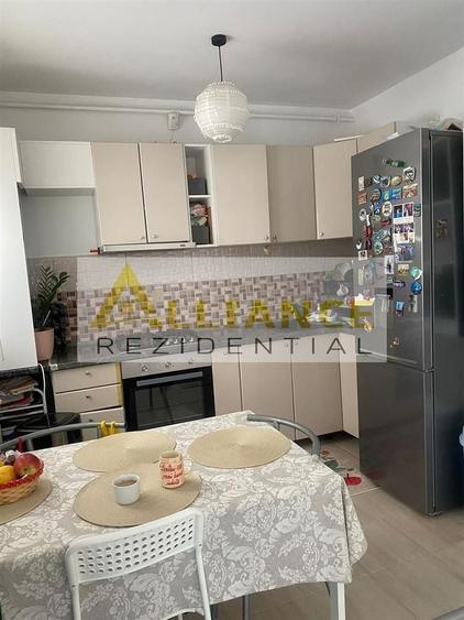 Apartament cu 3 camere decomandat, mobilat în Metalurgiei