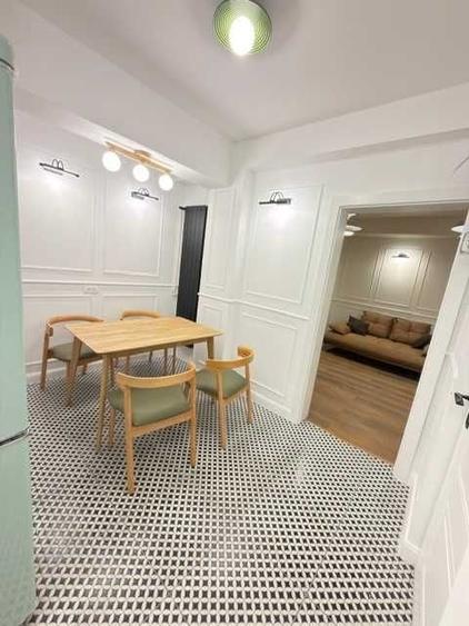 Apartament cu 3 camere semidecomandat în Romană