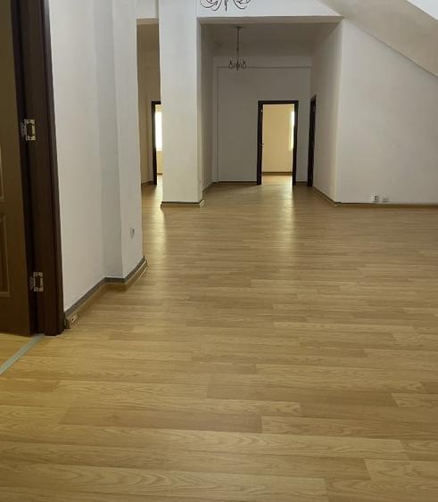 Birou, de 200 mp, în Grozăvești