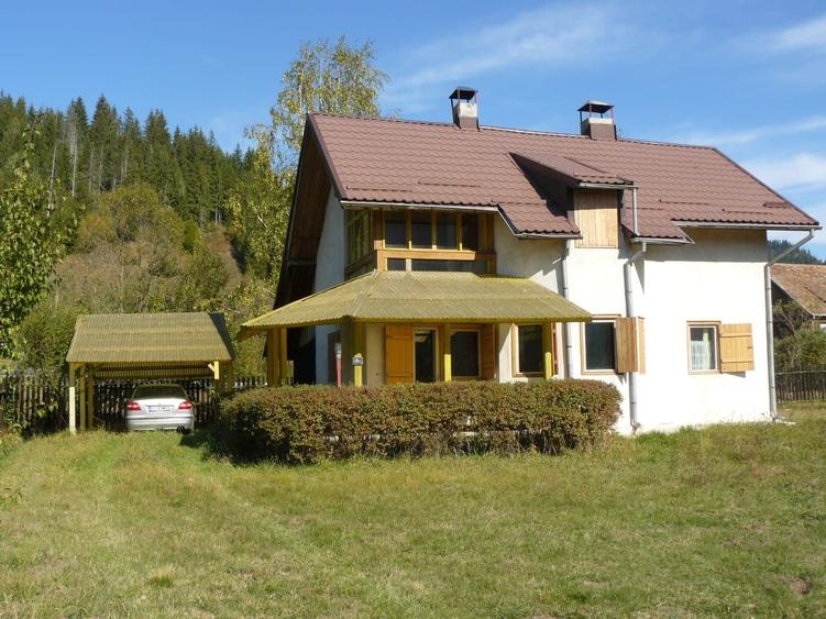 Casă cu 3 camere în Neagra