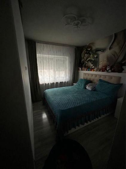 Apartament cu 3 camere decomandat în Micro 17