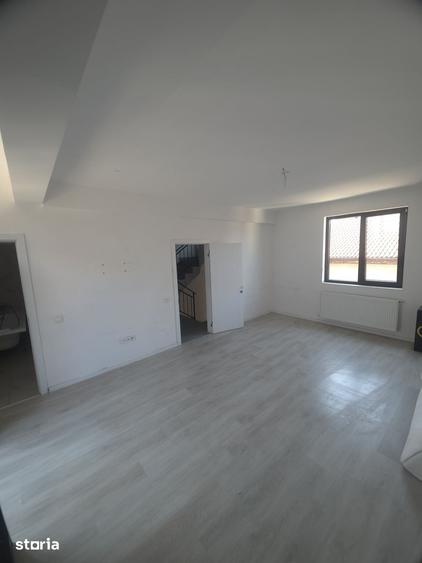 Casă cu 4 camere cu Teren 120 Mp în Central