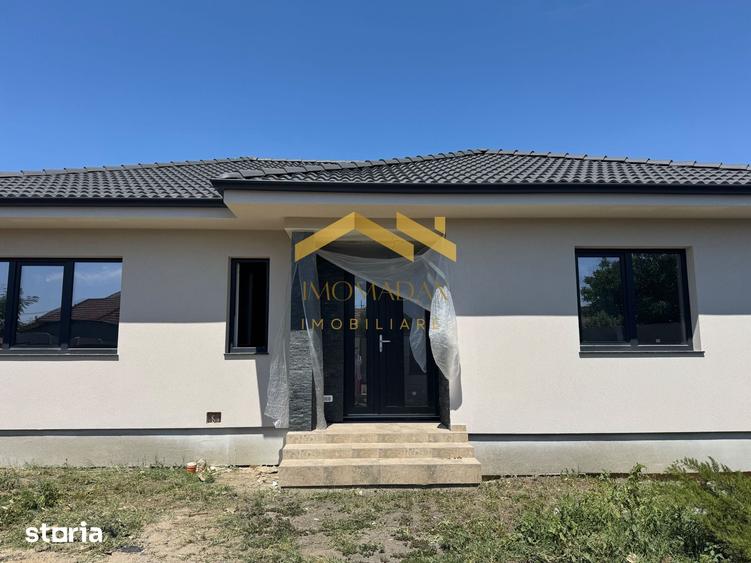 Casă cu 4 camere cu Teren 400 Mp în Sânmihaiu Român