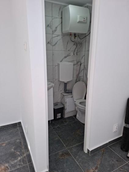 Spațiu comercial, de 1 mp, în Podu Roș
