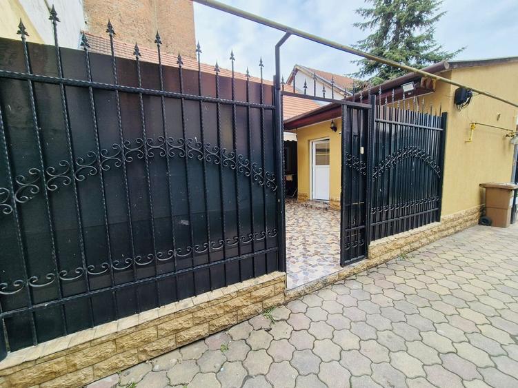 Casă individuală cu 2 camere cu Canalizare în Ultracentral