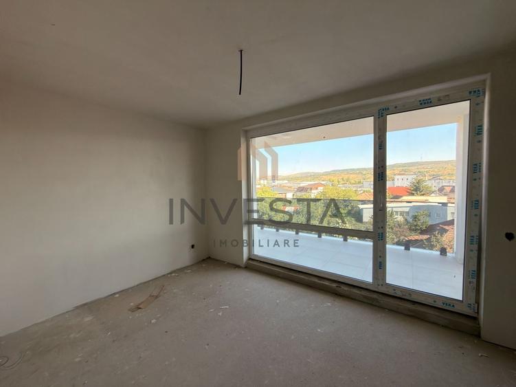 Apartament cu 4 camere semidecomandat în Mărăști