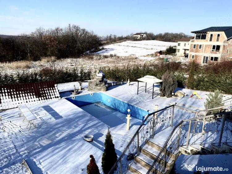Casă cu 7 camere cu Teren 2000 Mp în Făget