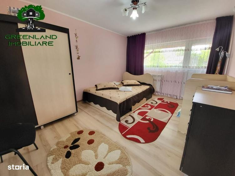 Casă cu 4 camere în Tătărași
